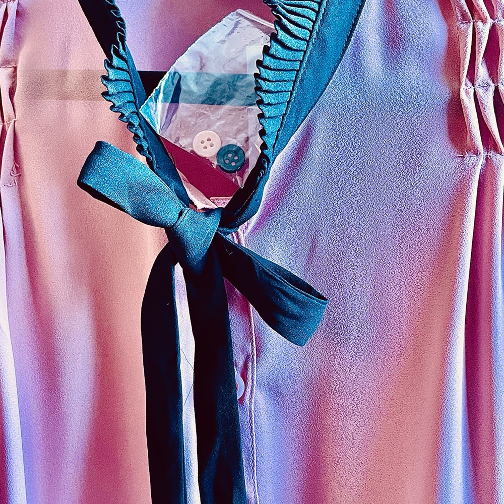 (NY&CO) Elegant pink and black bow-tie blouse (l